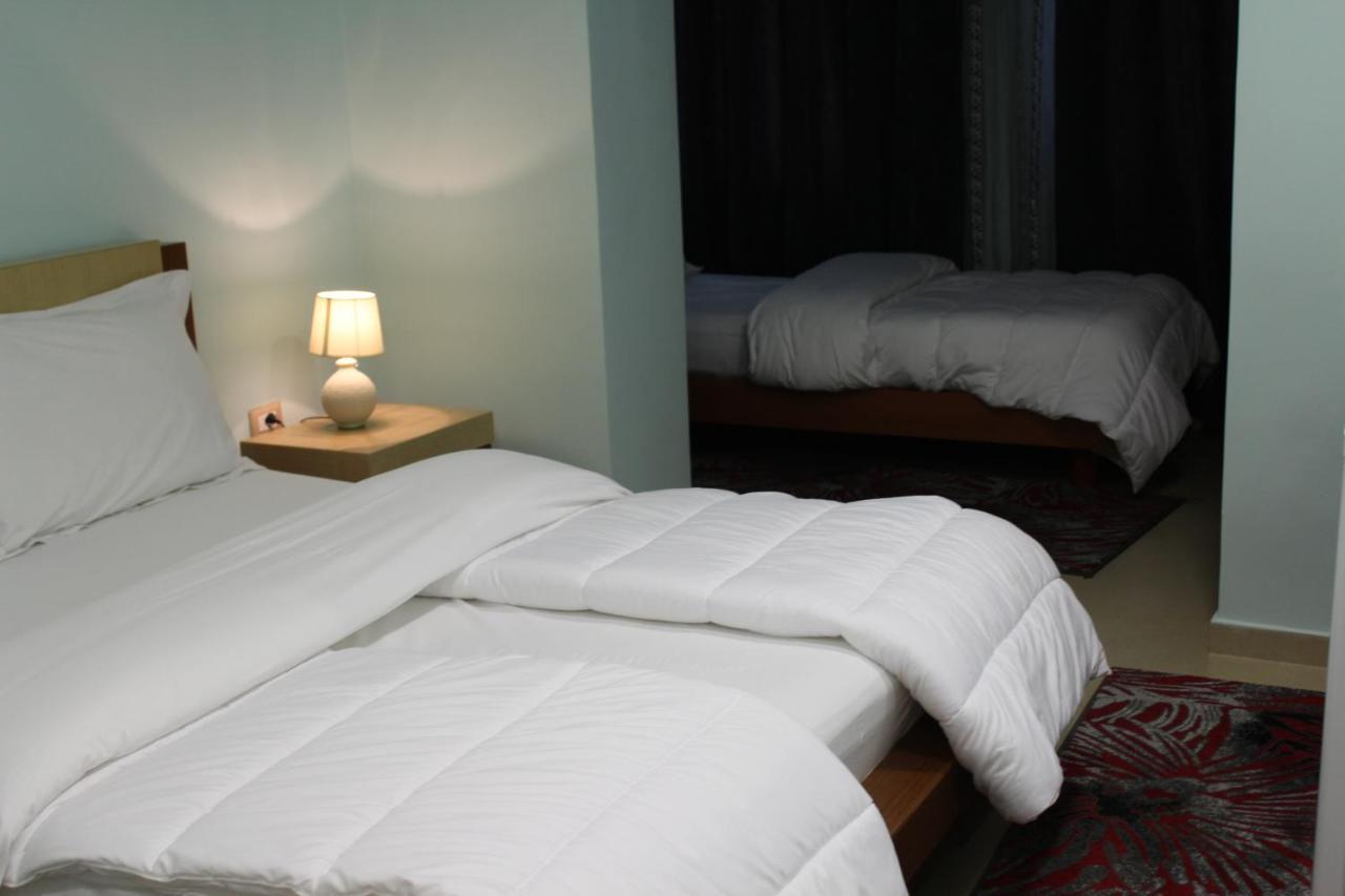 Hotel Piemonte Tirana Bagian luar foto