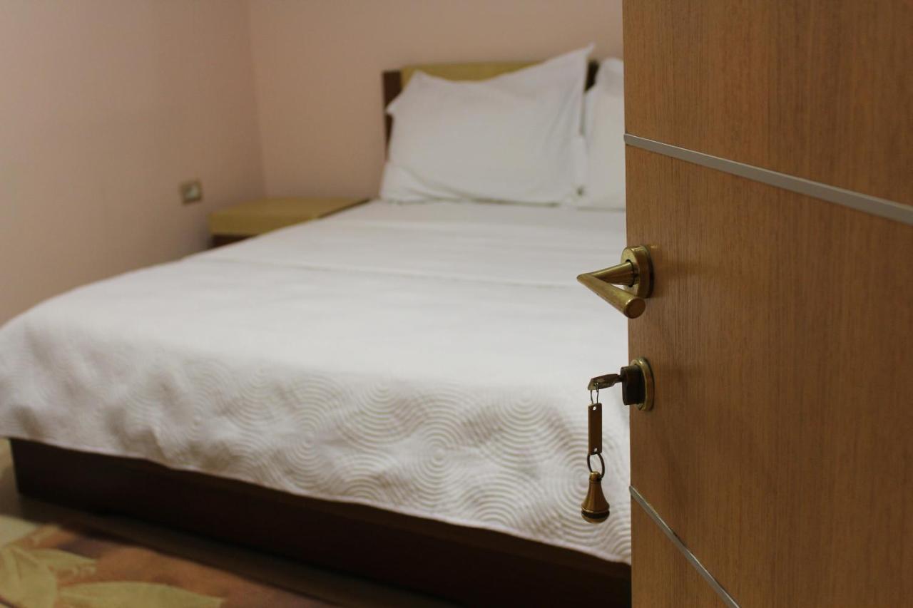 Hotel Piemonte Tirana Bagian luar foto
