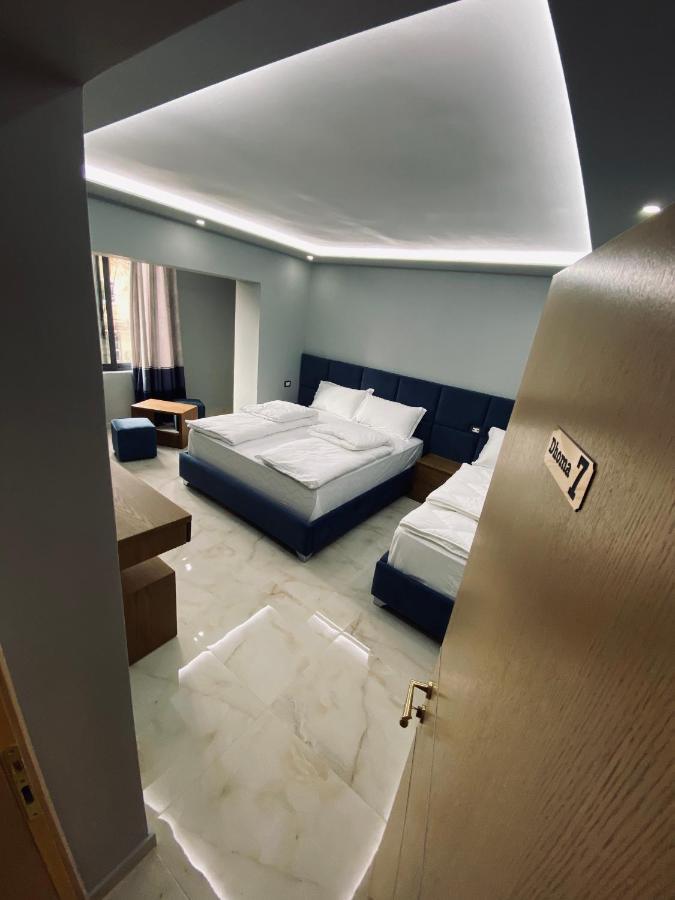 Hotel Piemonte Tirana Bagian luar foto