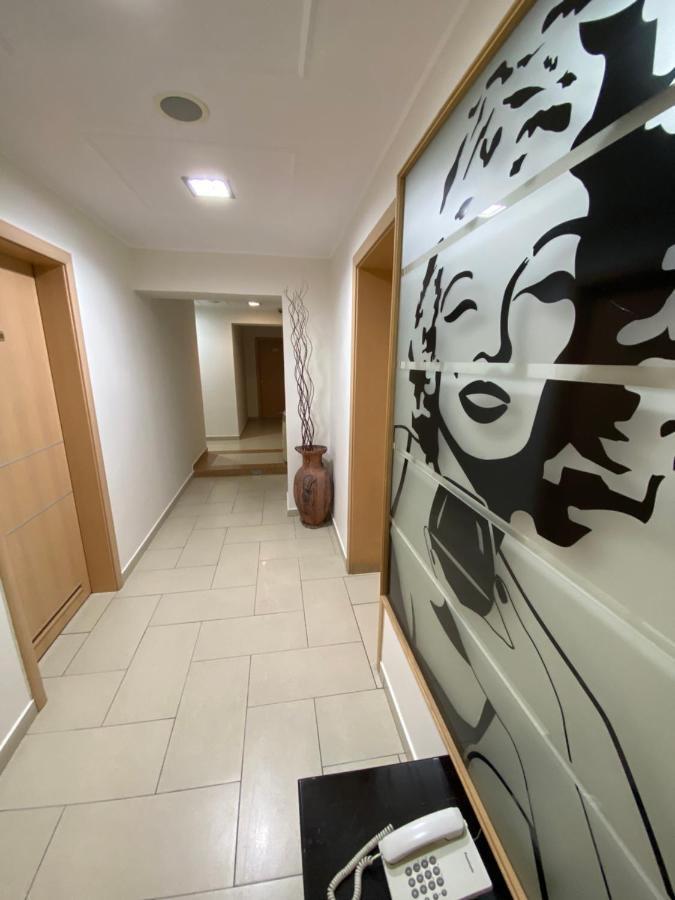 Hotel Piemonte Tirana Bagian luar foto